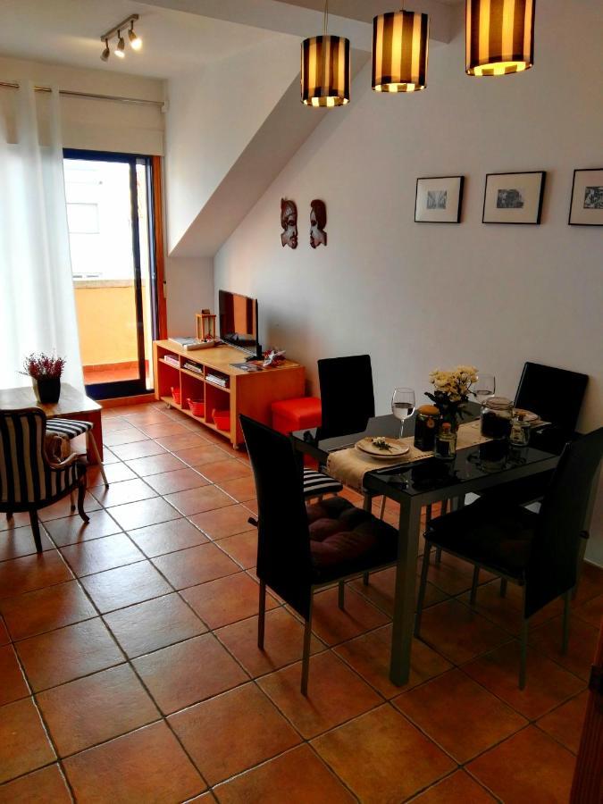 Aticos Con Terraza Vistas Urbanos 100 Playa Appartement *